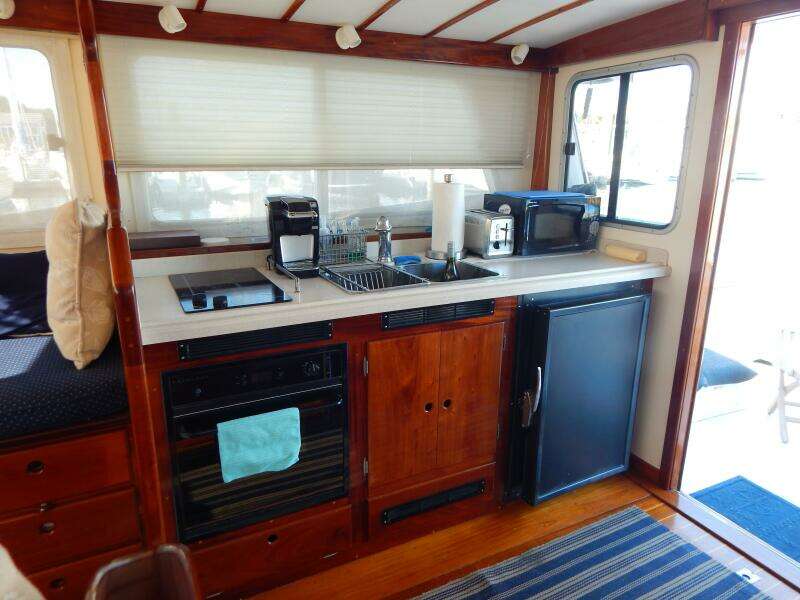 2000 BHM Flybridge Cruiser