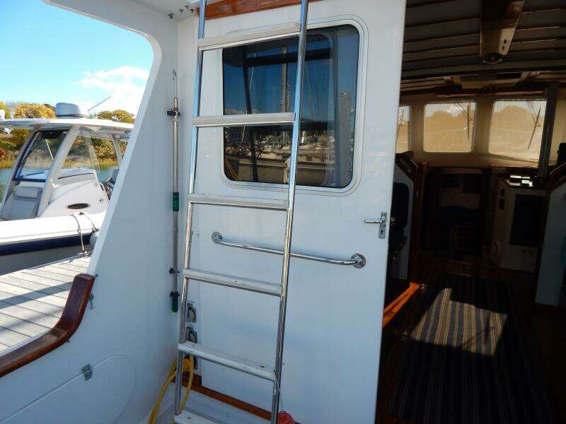 2000 BHM Flybridge Cruiser