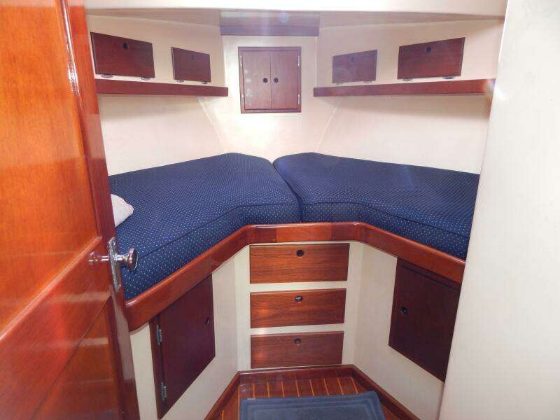 2000 BHM Flybridge Cruiser