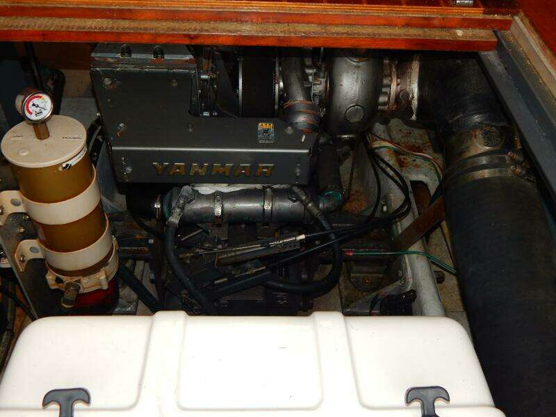 2000 BHM Flybridge Cruiser