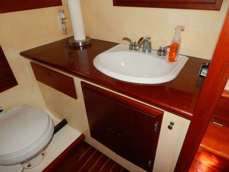 2000 BHM Flybridge Cruiser