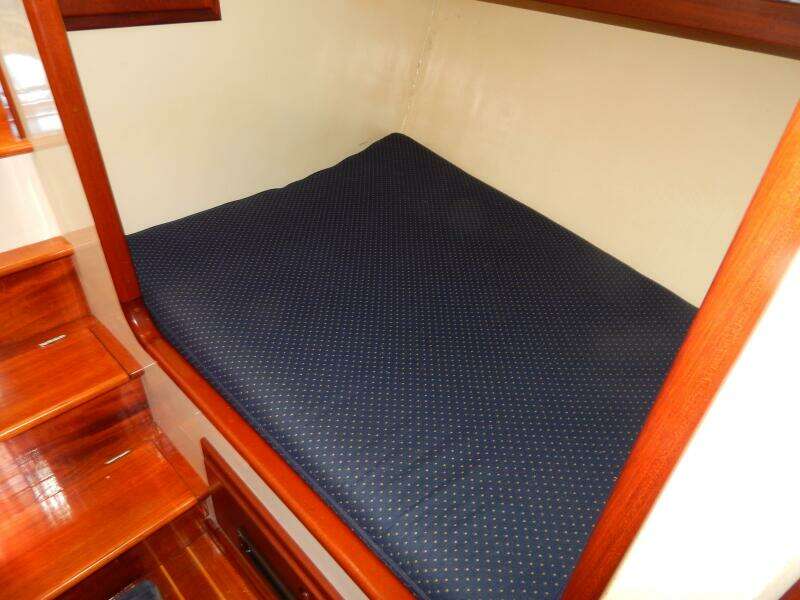 2000 BHM Flybridge Cruiser