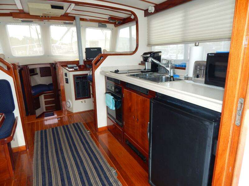 2000 BHM Flybridge Cruiser