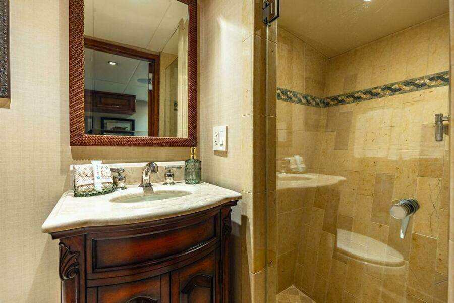 2009 Crystal Yachts Enclosed Pilothouse