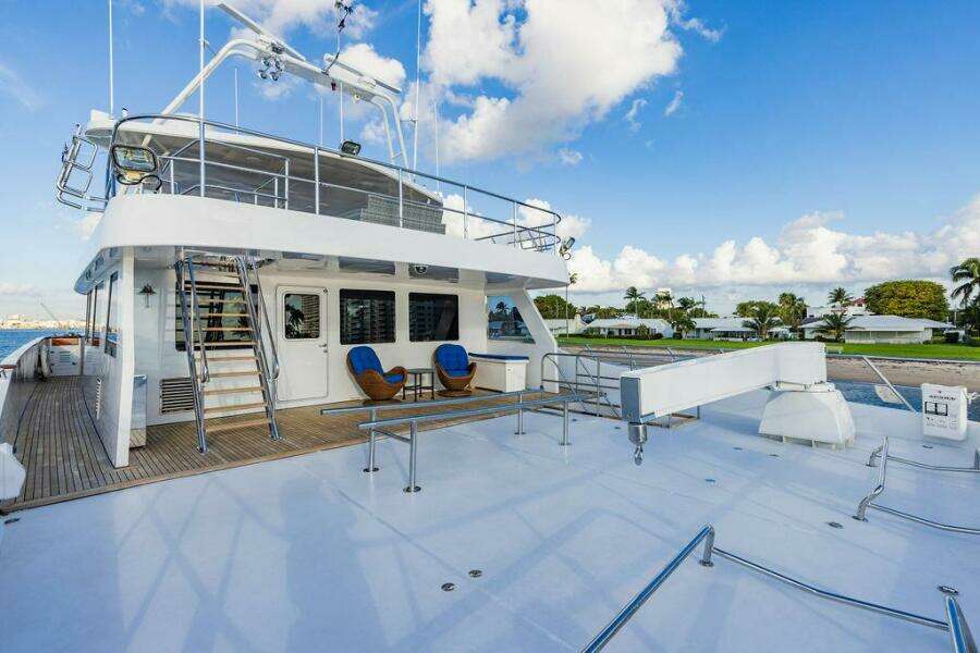 2009 Crystal Yachts Enclosed Pilothouse