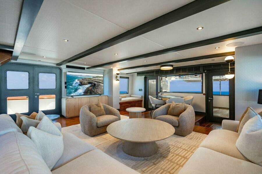 2009 Crystal Yachts Enclosed Pilothouse