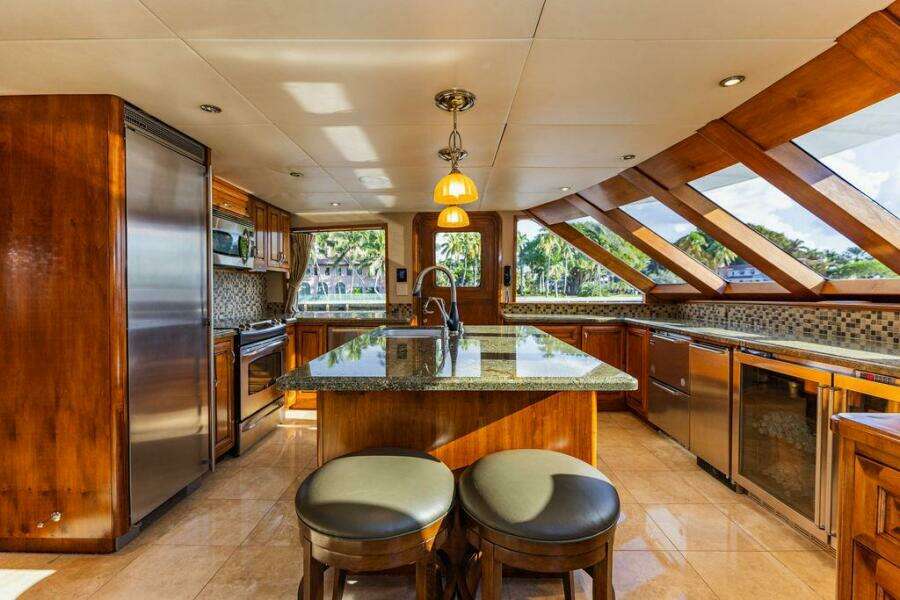 2009 Crystal Yachts Enclosed Pilothouse