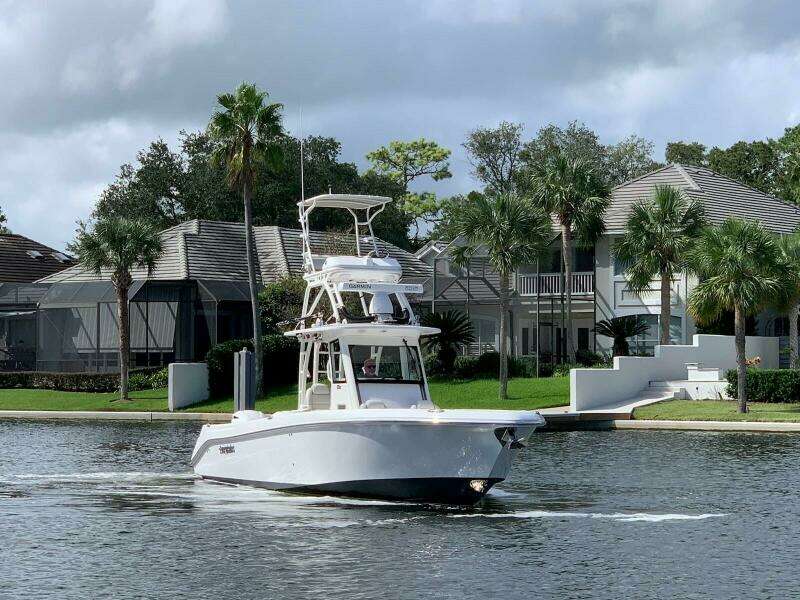 Everglades 32 Dauntless 325CC- Profile