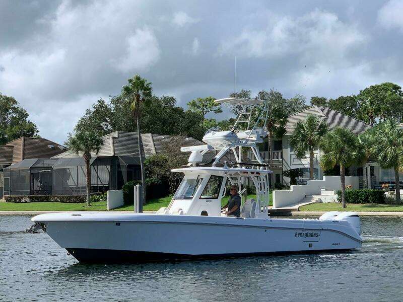Everglades 32 Dauntless 325CC- Profile