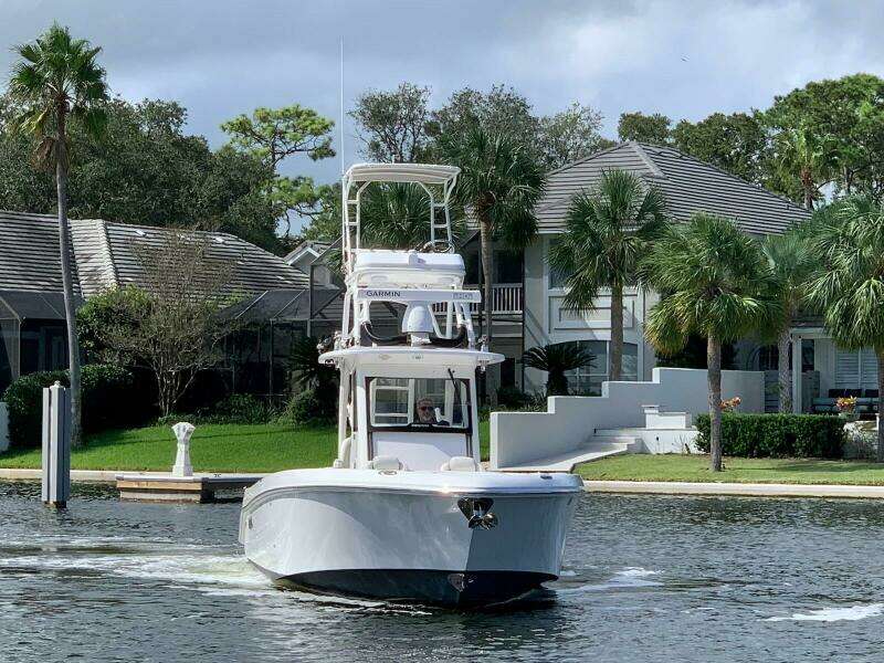 Everglades 32 Dauntless 325CC- Profile