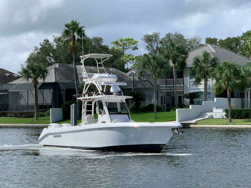 Everglades 32 Dauntless 325CC- Profile