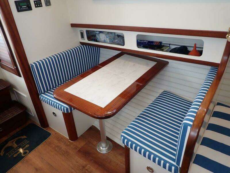 Launch 45 BLUE JACKET -Dinette