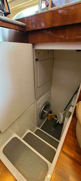 2006 Viking Sport Cruisers 61 Flybridge