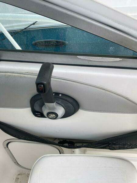 1999 Bayliner 2052 Trophy