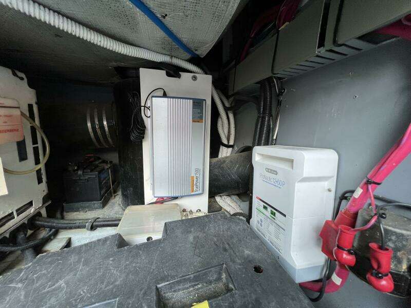 2000 Sea Ray 480 Sedan Bridge