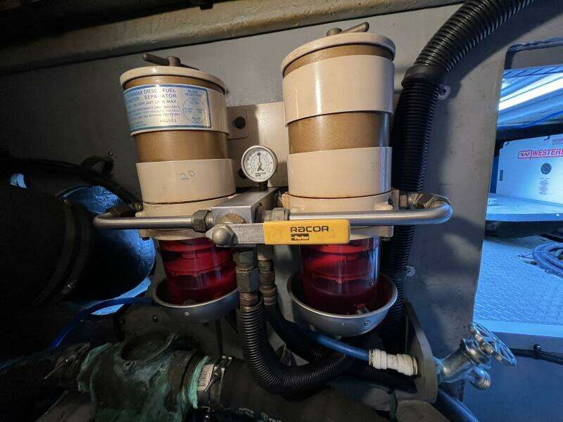 2000 Sea Ray 480 Sedan Bridge