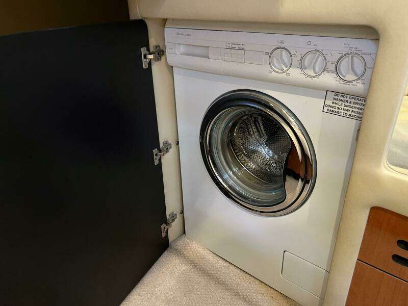 2000 Sea Ray 480 Sedan Bridge