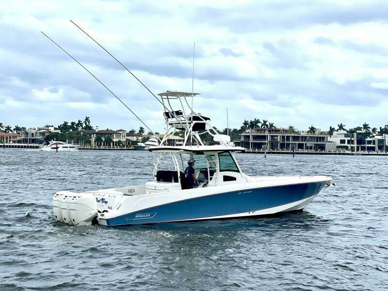 2013 Boston Whaler 370 Outrage