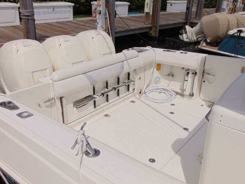2013 Boston Whaler 370 Outrage