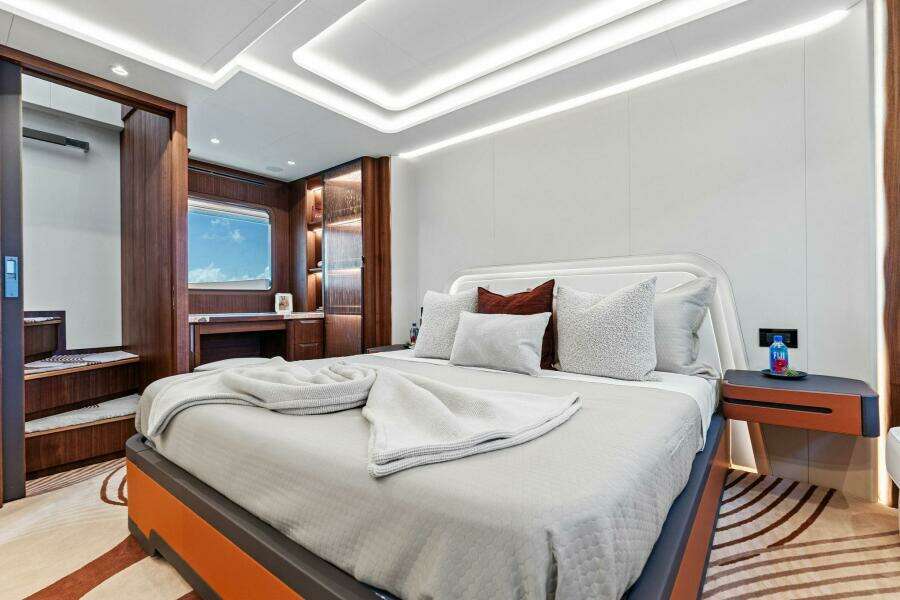 2024 Aquitalia Yachts Flybridge