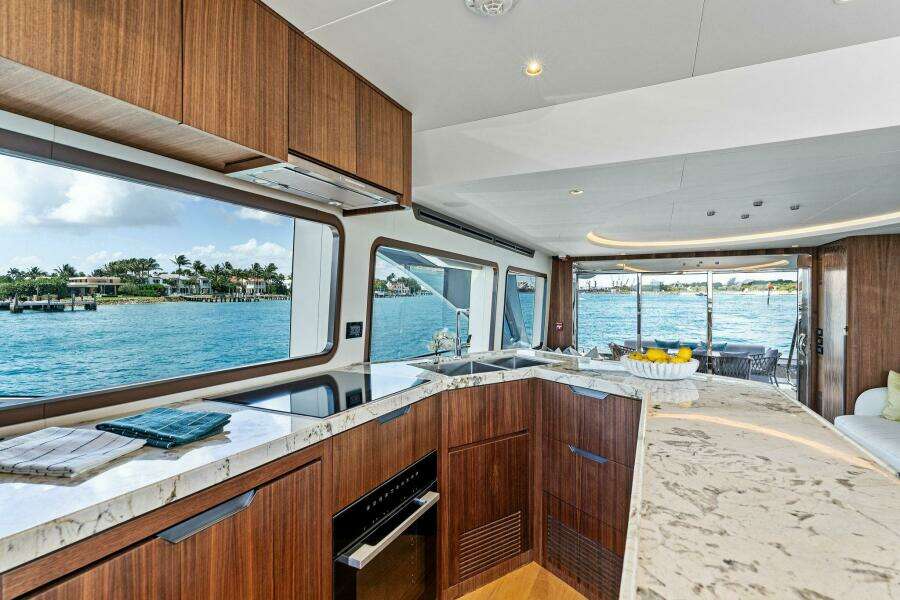 2024 Aquitalia Yachts Flybridge