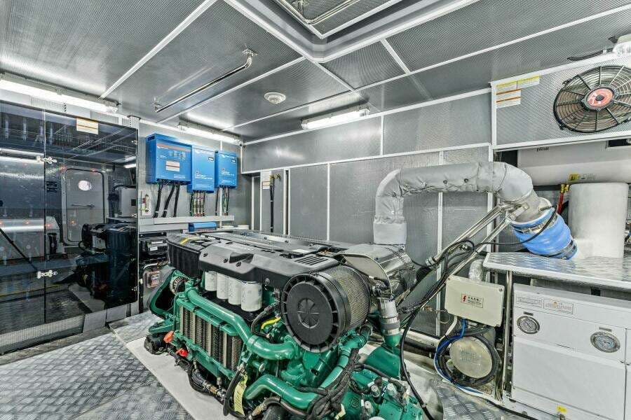 2024 Aquitalia Yachts Flybridge