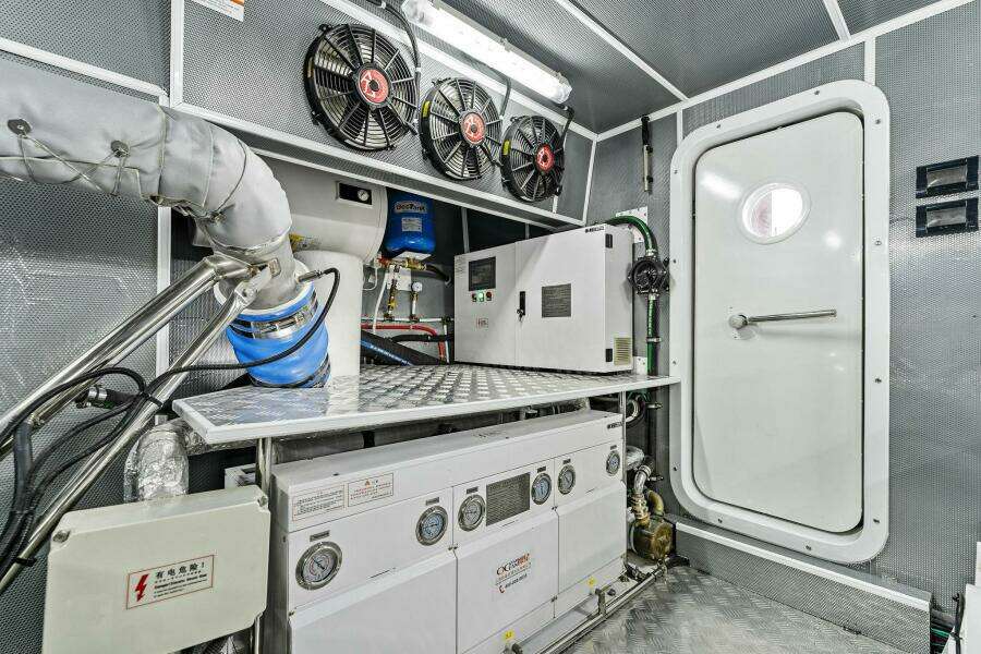 2024 Aquitalia Yachts Flybridge