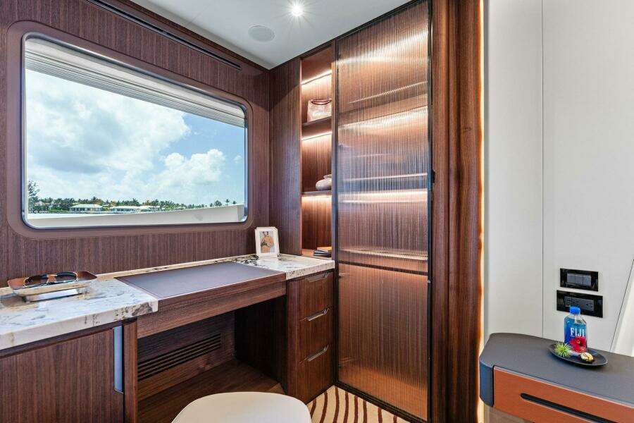 2024 Aquitalia Yachts Flybridge