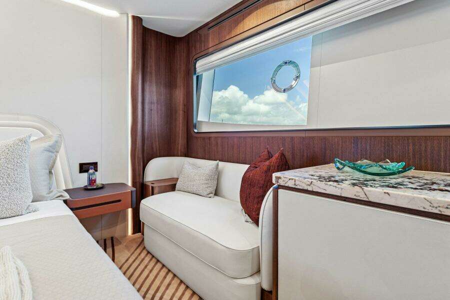 2024 Aquitalia Yachts Flybridge