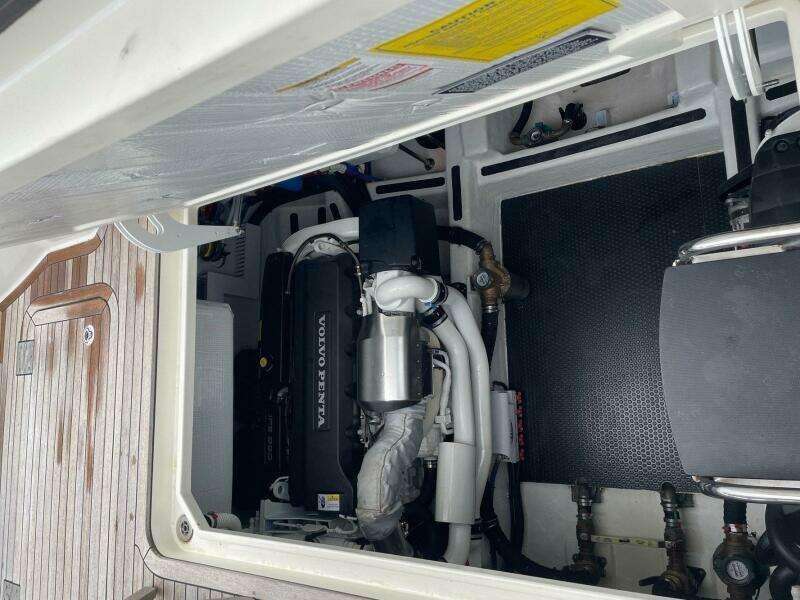 2021 Sabre 58 Salon Express