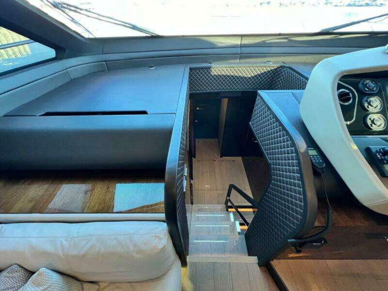 2020 Fairline Squadron