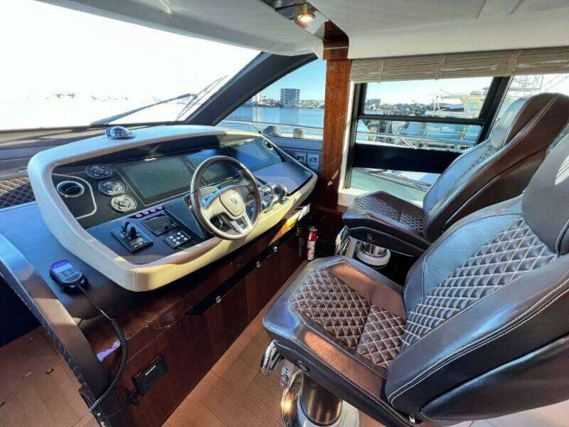 2020 Fairline Squadron