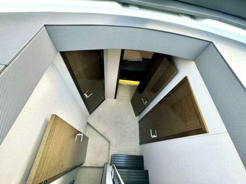 2020 Cruisers Yachts 50 Cantius