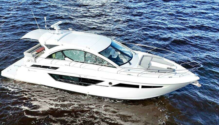 2020 Cruisers Yachts 50 Cantius