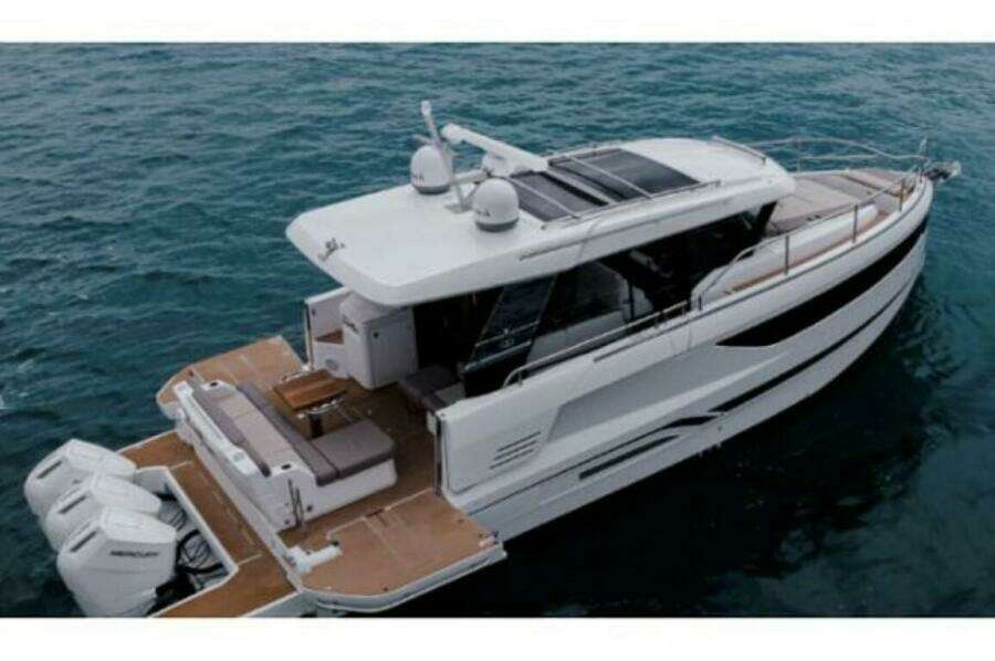 2025 Wellcraft 44 Explorer