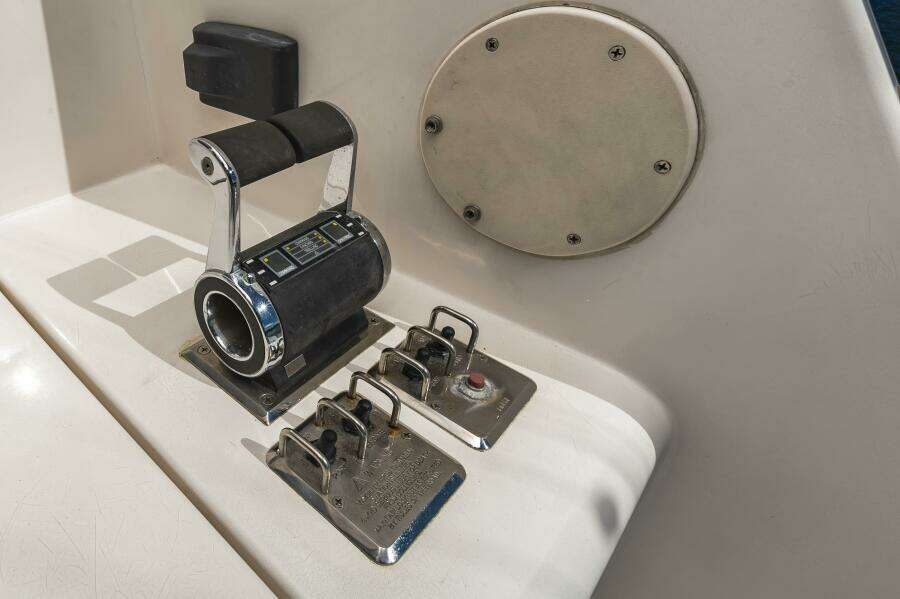 2008 Cabo 43 Convertible