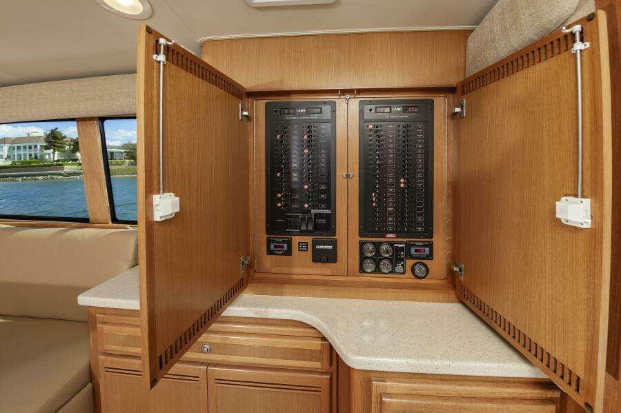 2008 Cabo 43 Convertible