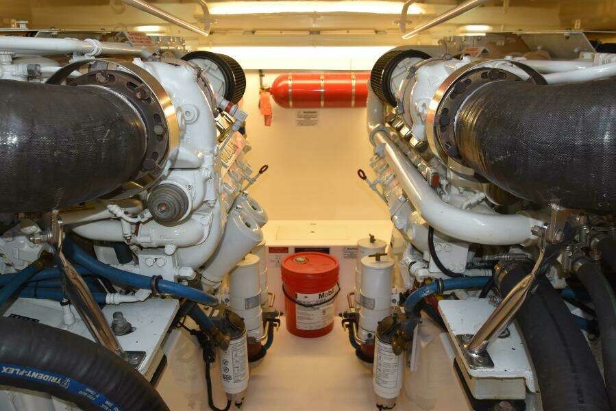 2008 Cabo 43 Convertible