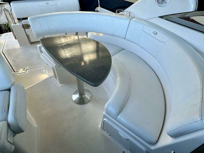 2006 Regal 3360 Window Express