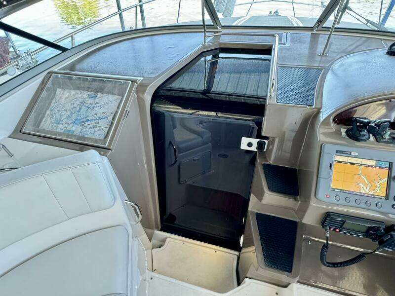 2006 Regal 3360 Window Express