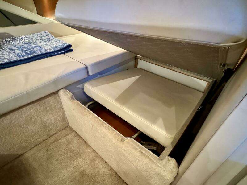 2006 Regal 3360 Window Express