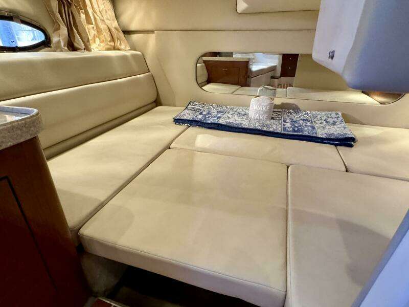 2006 Regal 3360 Window Express