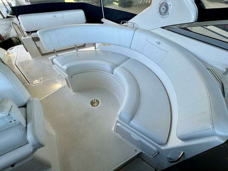 2006 Regal 3360 Window Express