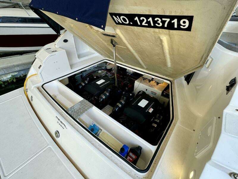 2006 Regal 3360 Window Express