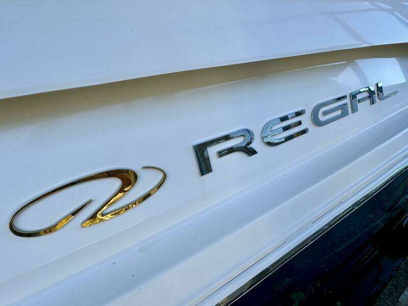 2006 Regal 3360 Window Express