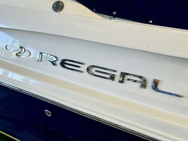 2006 Regal 3360 Window Express
