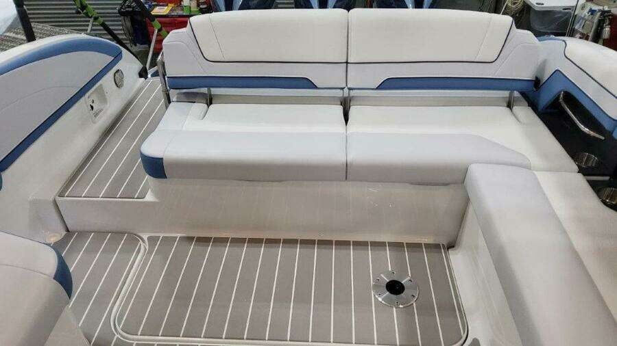 2025 Formula 330 Crossover Bowrider