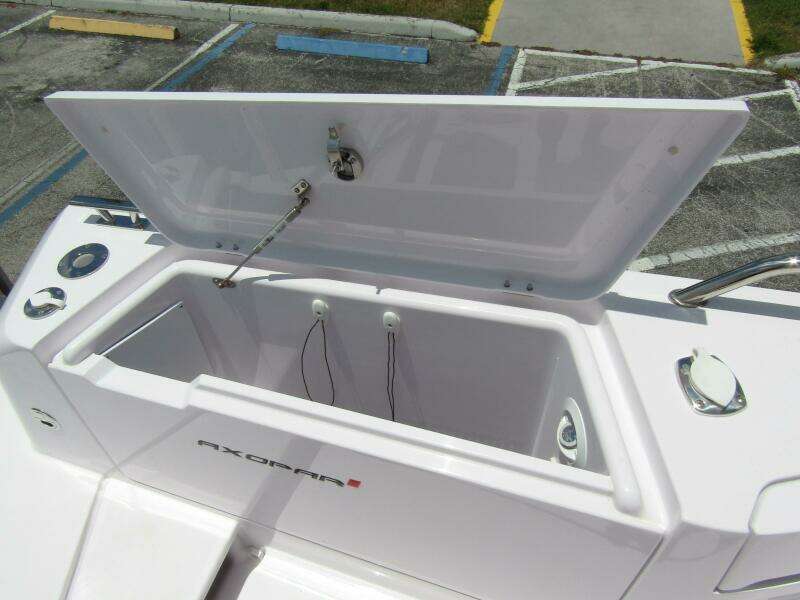 2024 Axopar 37 Sun Top