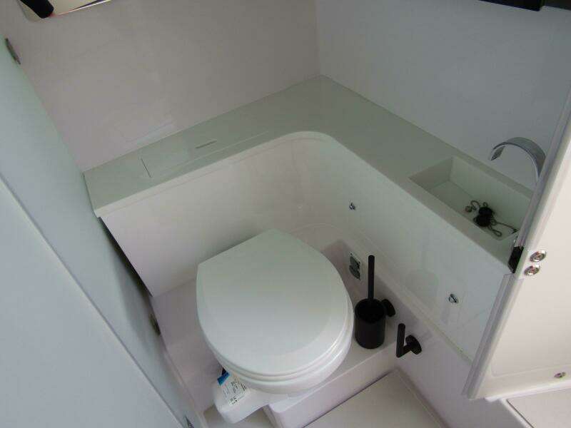 2024 Axopar 37 Sun Top