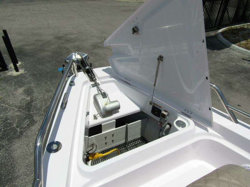 2024 Axopar 37 Sun Top